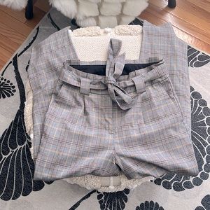 Express size 6r ankle dress pants with belt